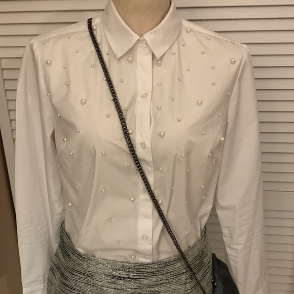 CHARTER Club size M, white button down shirt, cotton and polyester mix. - Picture 9 of 17